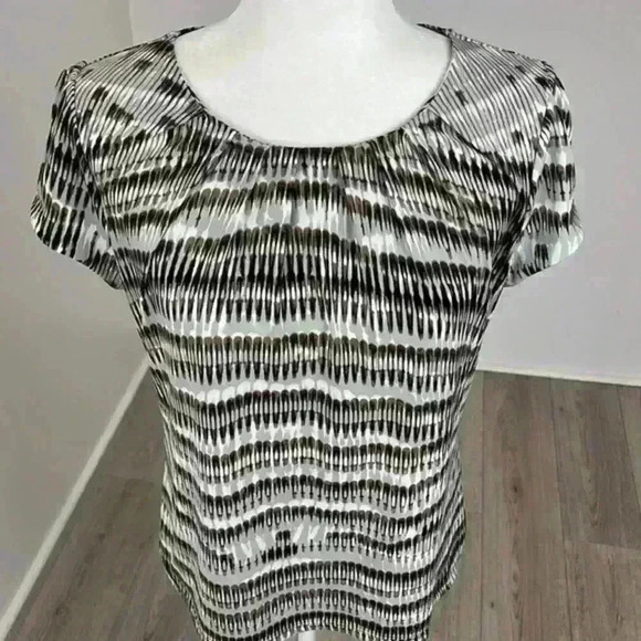 Worthington Short Sleeve Blouse Size PL - Picture 2 of 8